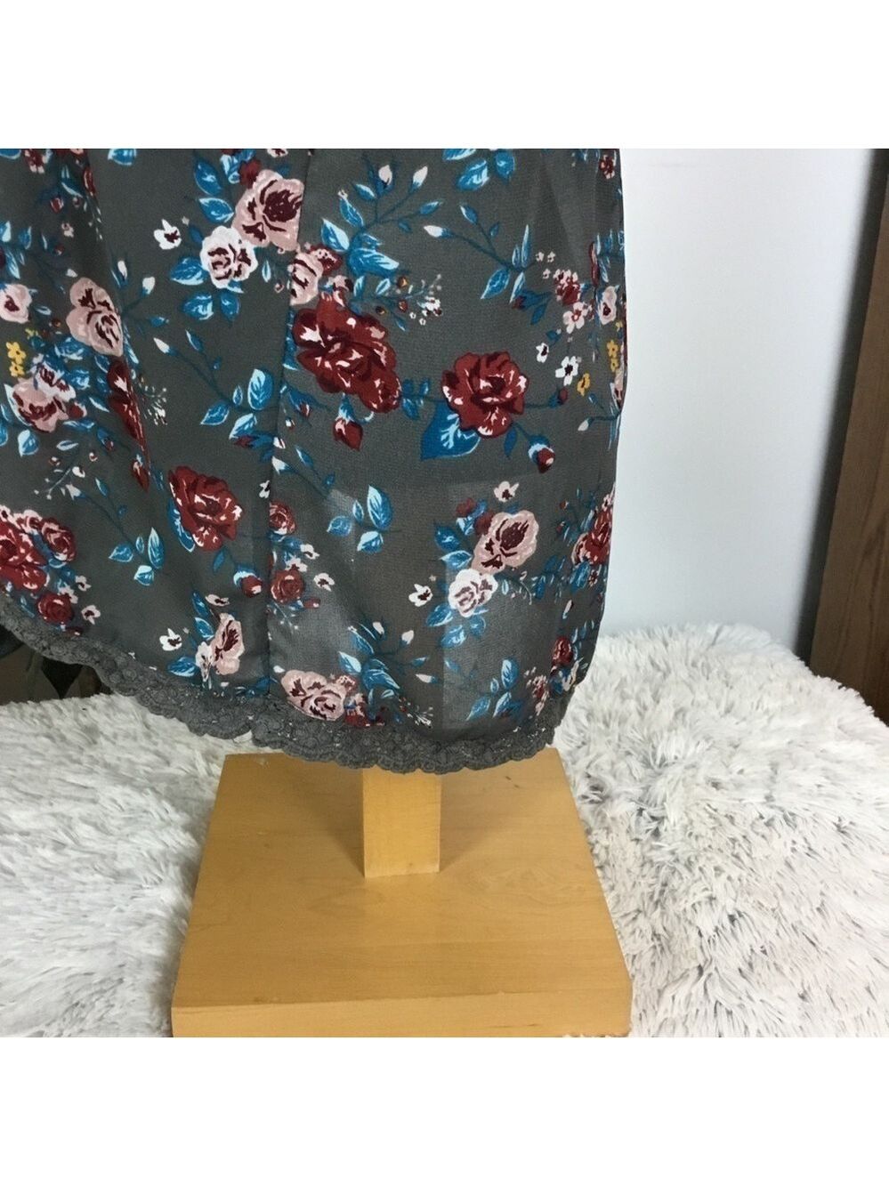 SELF Esteem XL semi sheer floral cami with crochet details - Picture 10 of 12